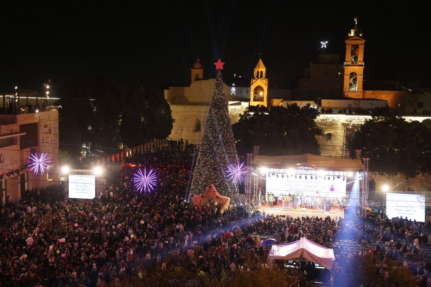  إضاءة شجرة الميلاد في بيت لحم (تصوير: أحمد مزهر/وفا)